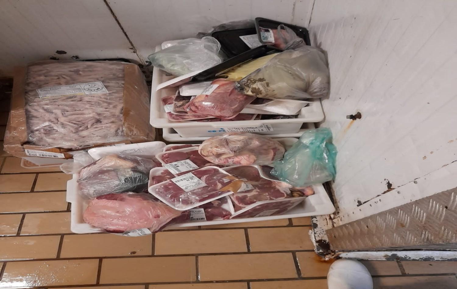 Extra na Zona Sul de SP reembala e recoloca à venda carnes, frios e embutidos com validade vencida, diz ex-funcionário;