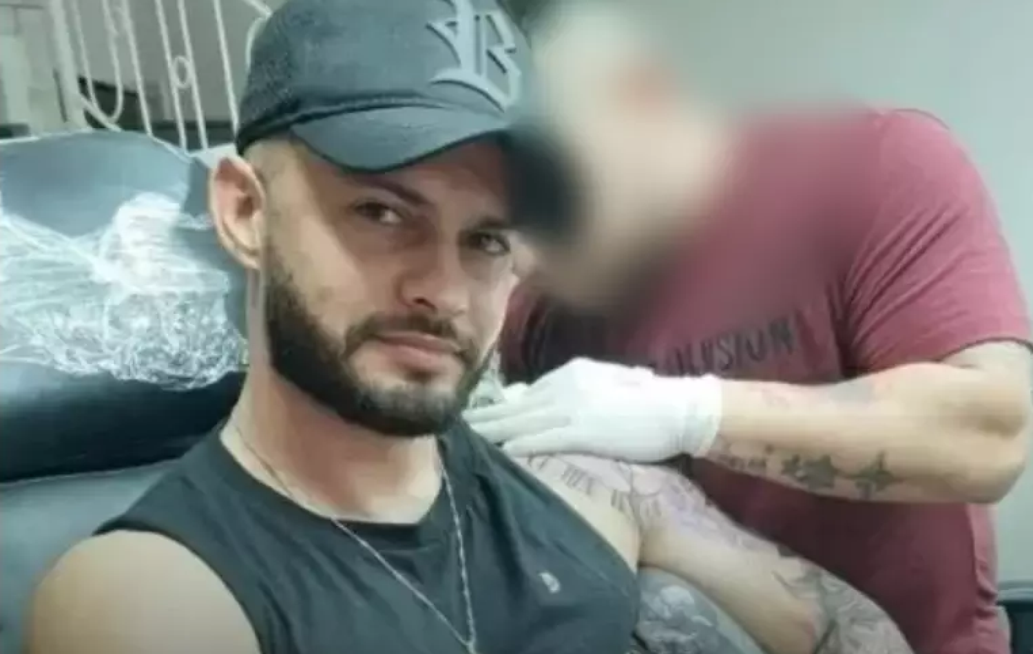 Pol Cia Investiga Morte De Homem Durante Sess O De Tatuagem Laudo