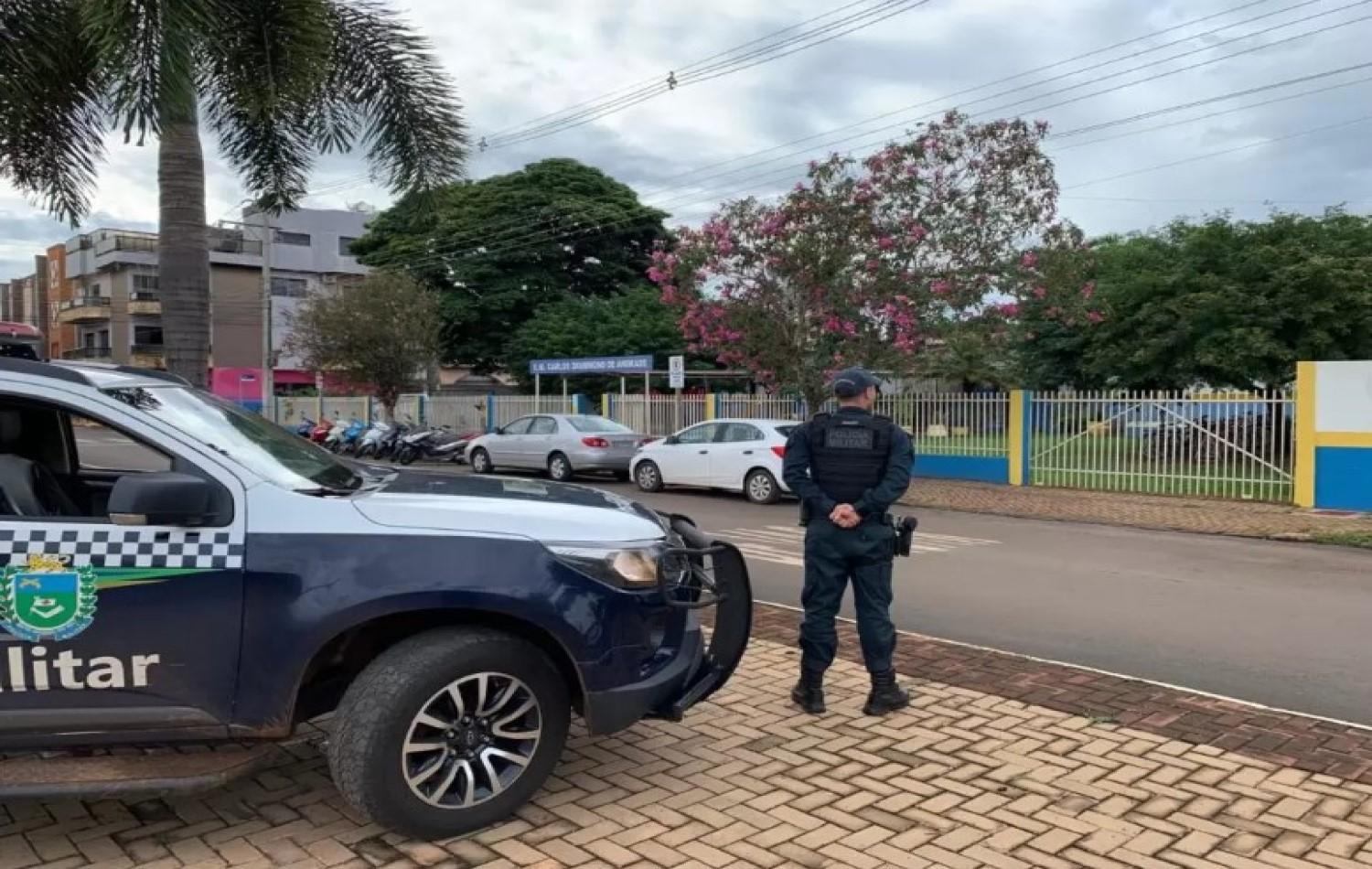 Alegando ser sua casa, homem é preso ao invandir residência e deitar ao lado de piscina em Chapadão do Sul